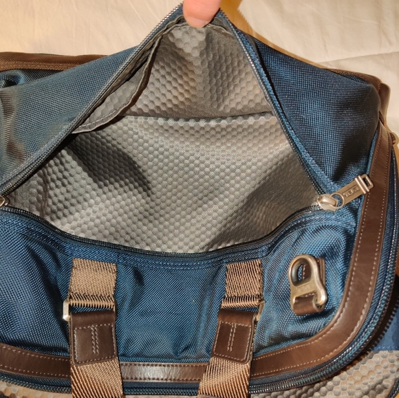 Tumi Aviano Briefcase Blue - Picture 6 of 9